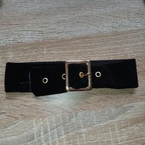 Black velvet choker